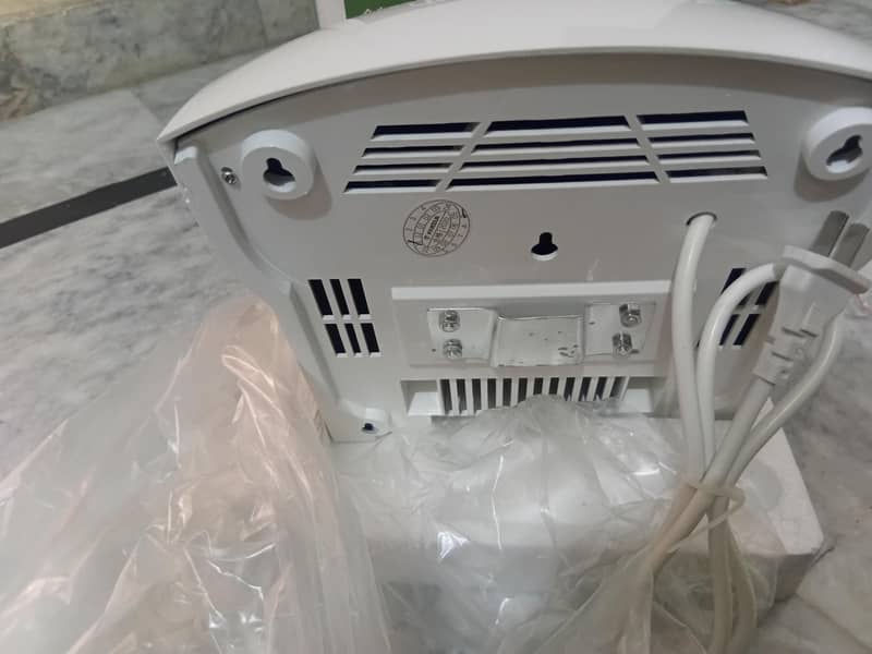 Hand Dryer 1