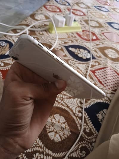 Apple iPhone SE