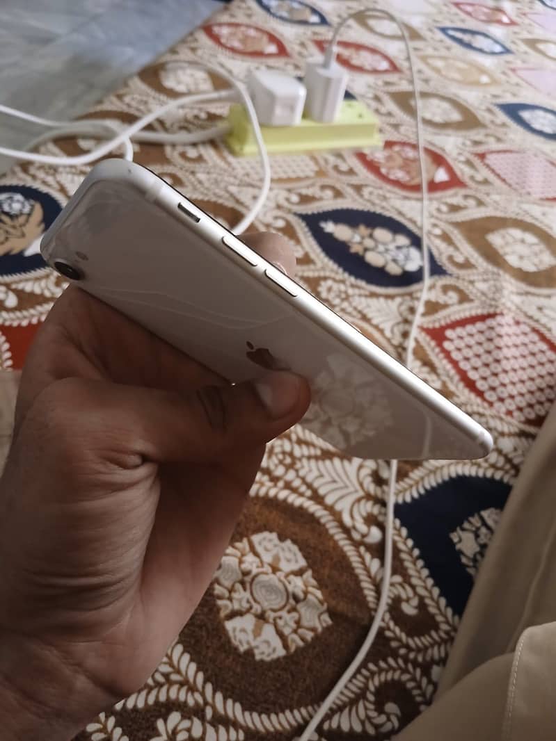 Apple iPhone SE 0