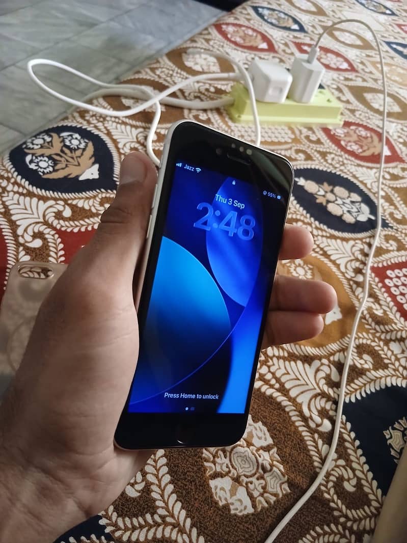 Apple iPhone SE 7