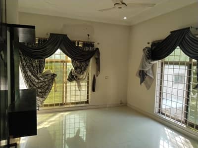 BEAUTIFUL HOUSE AVAILABLE FOR RENT IN G-6