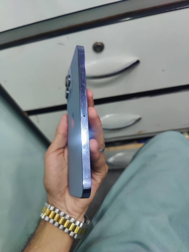 Apple iPhone 13 Pro Max 3