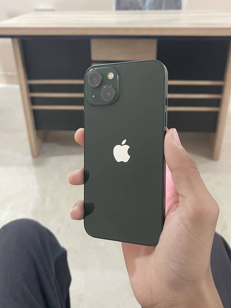 Apple iPhone 13 5