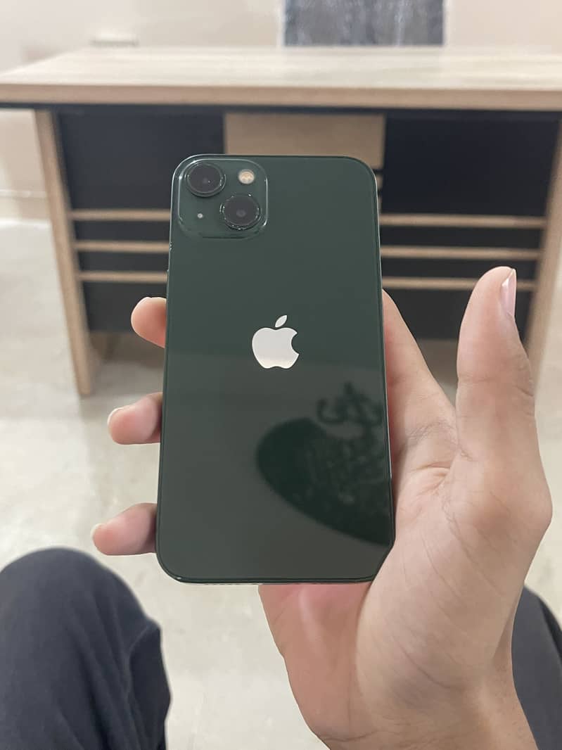 Apple iPhone 13 6