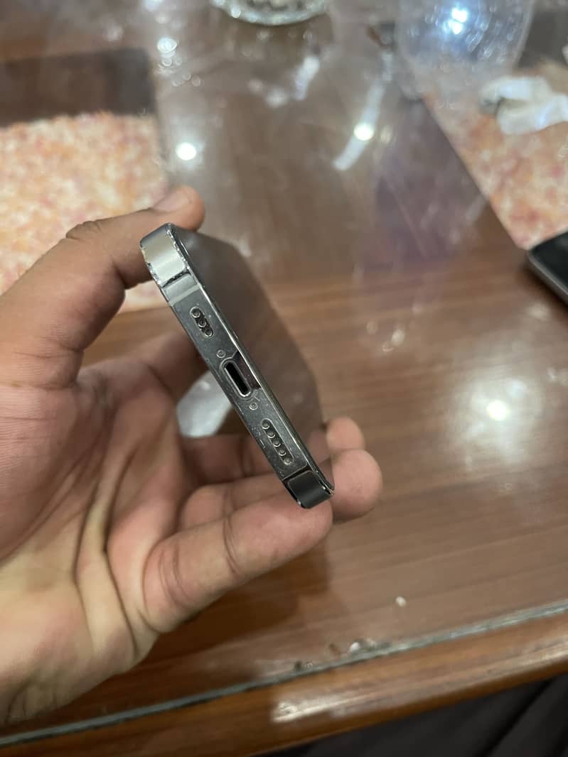 Apple iPhone 14 Pro 2
