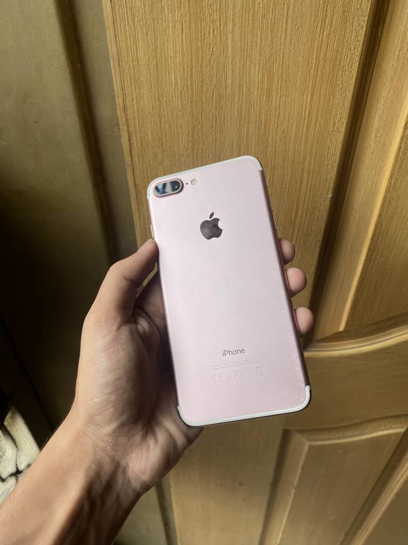 Apple iPhone 7 Plus 0