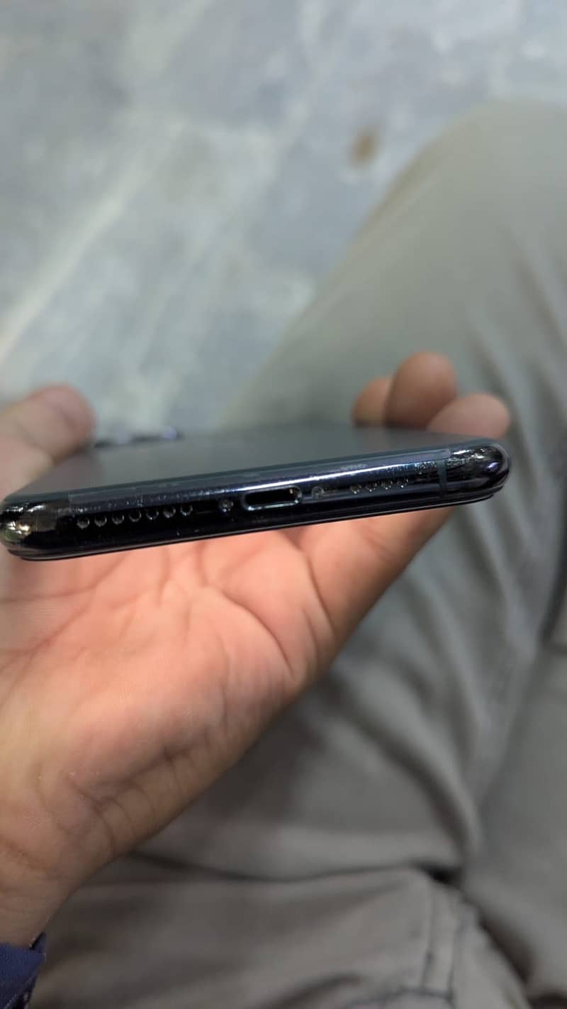 Apple iPhone 11 Pro Max 1