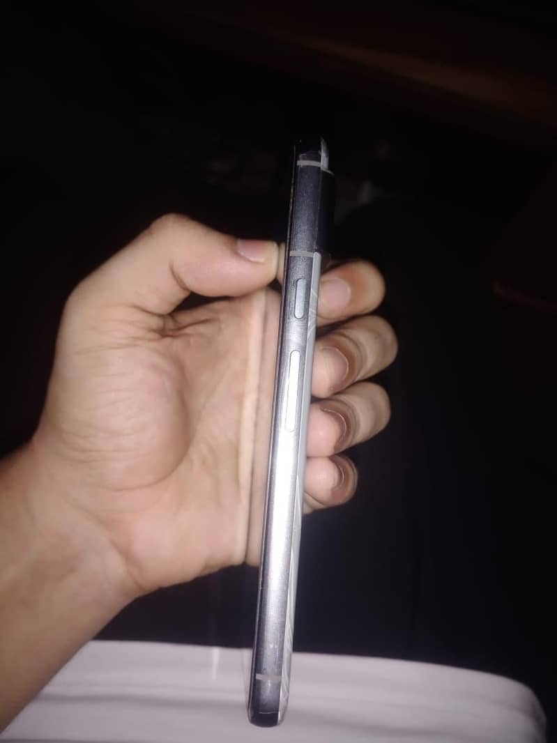 Google Pixel 8 5
