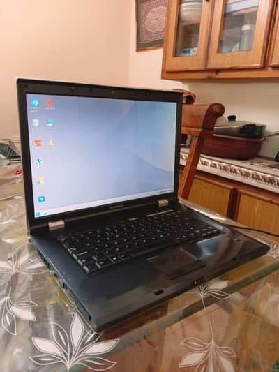 Lenovo laptop (only contact if from taxila/wah Cantt)