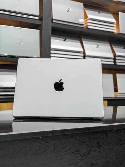 MacBook Pro 14 Laptop M1 Pro 16GB 512GB SSD 2021
