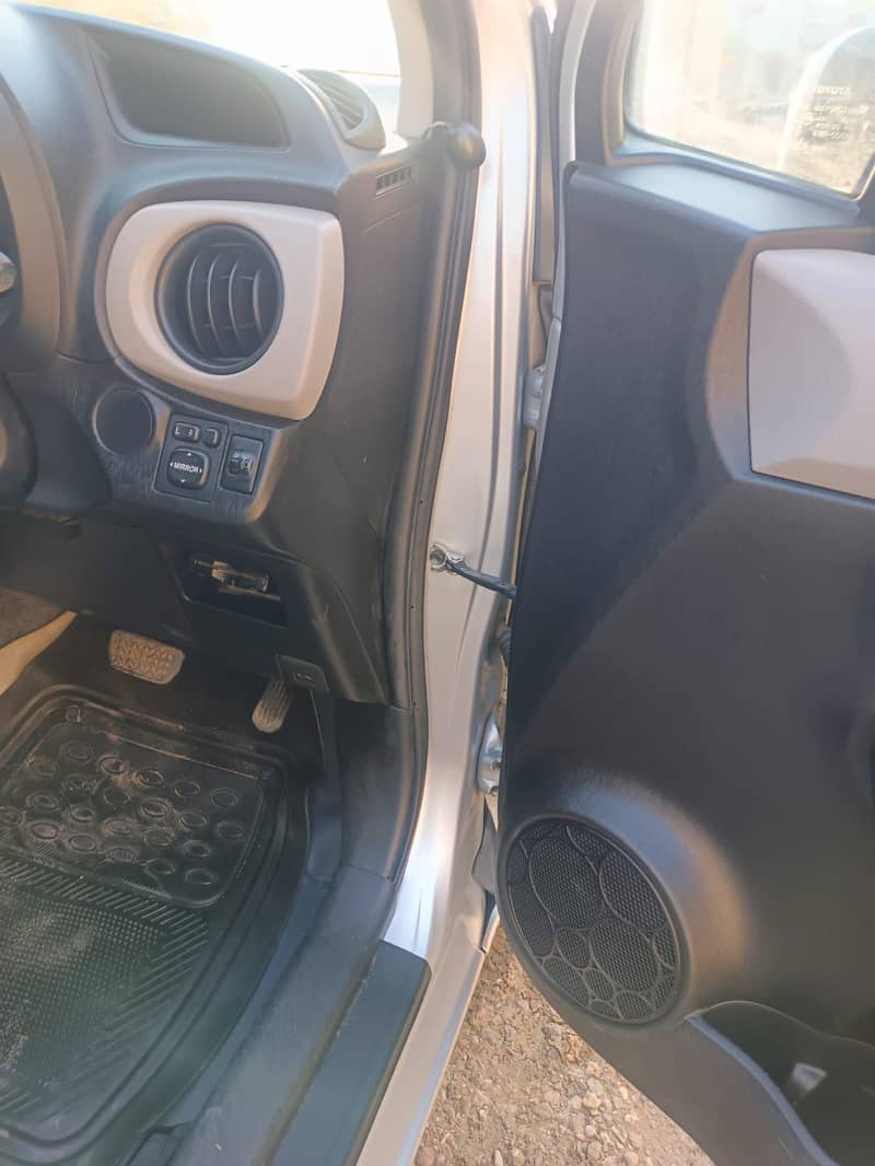 vitz 2011 model 5