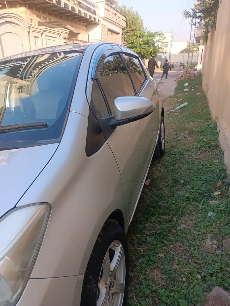 vitz 2011 model 9