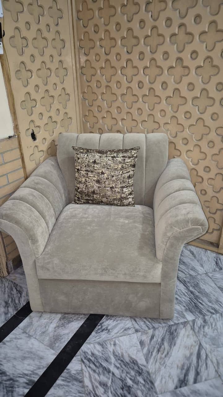 Sofa Set 6 seater 4