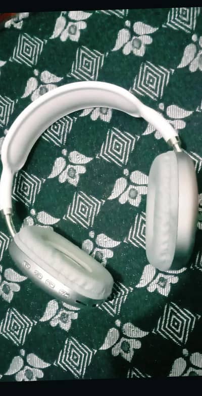 p9 Bluetooth wireless headphones 