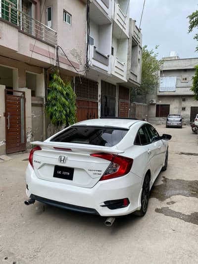 Honda Civic ug Oriel full option 2016