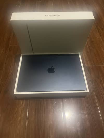 Maxbook air m3  16-256