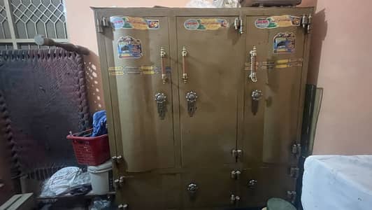 Metel wardroob full ok