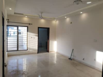 10 Marla House For Rent