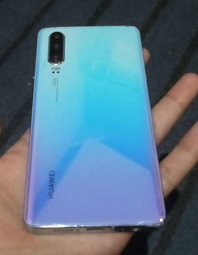 ​Huawei P30 (8GB/128GB) - Best Condition / Minor Issue
