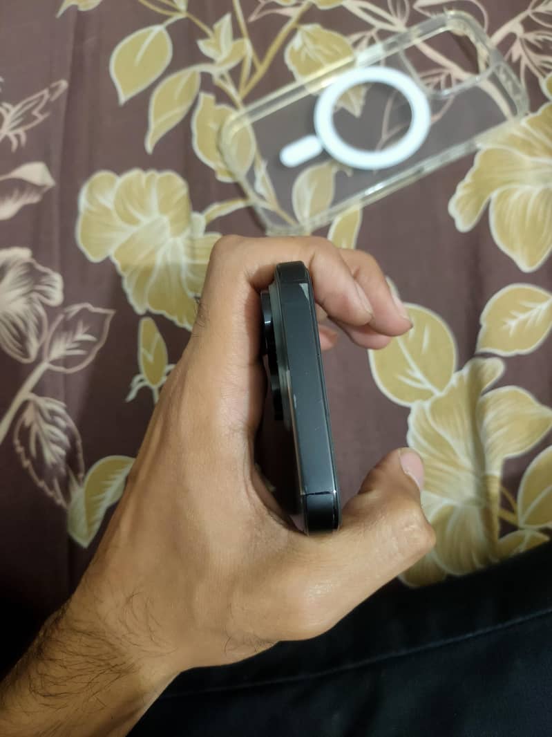 Apple iPhone 14 Pro 4