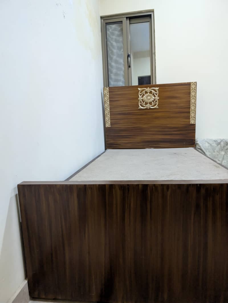 Single bed 0