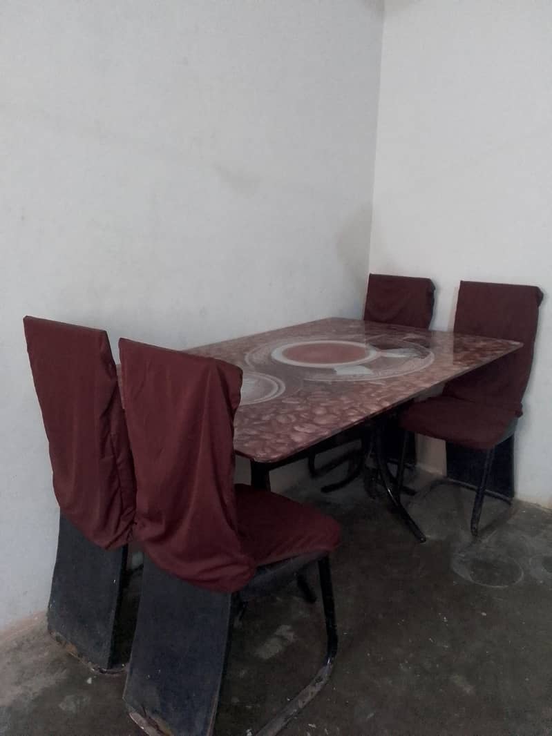 Dinning table 0
