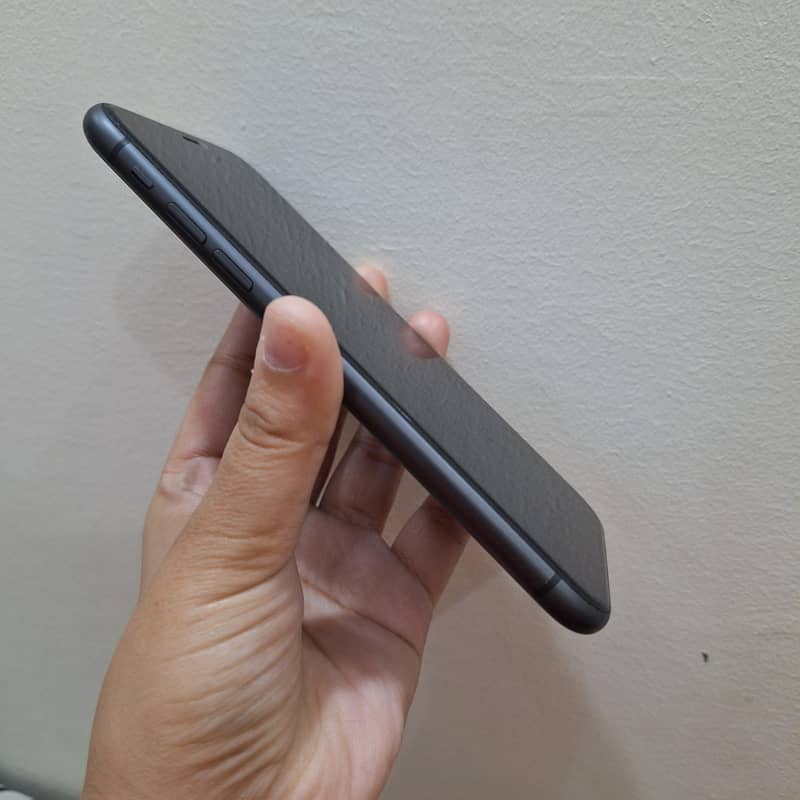 Apple iPhone 11 1
