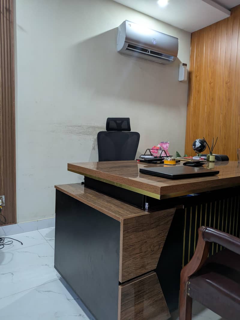 modern executive table 1