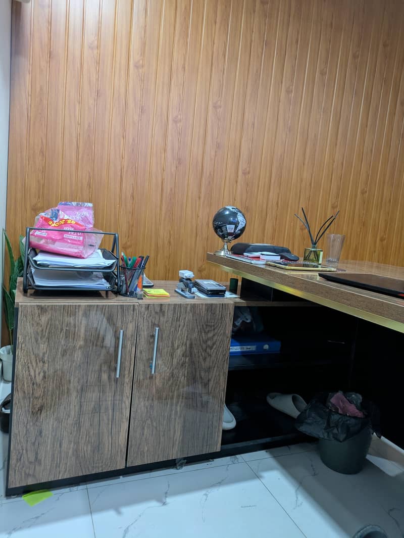 modern executive table 3