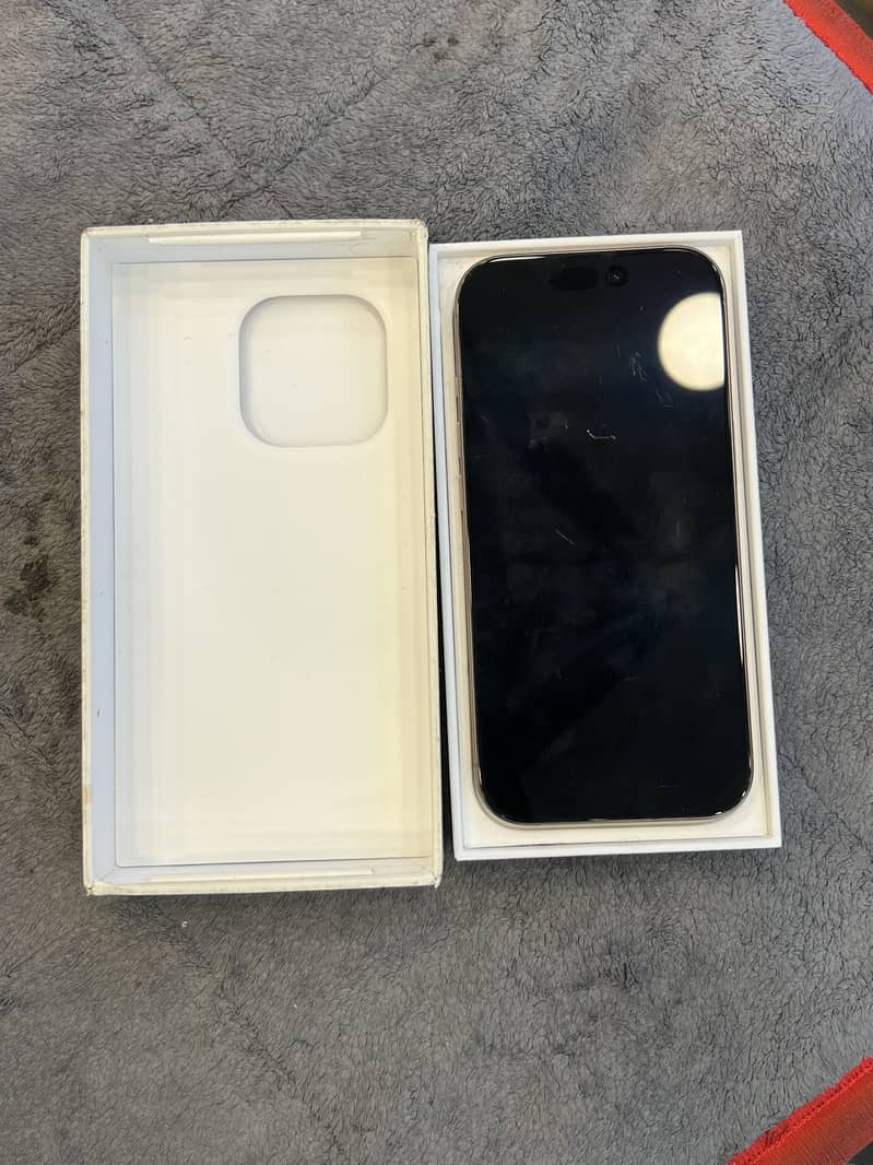 Apple iPhone 16 Pro 3