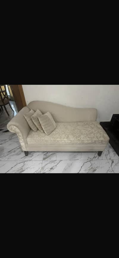 Dewan poshish foam wala