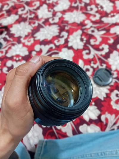 Canon EF 85mm f/1.8 USM Lens — Used