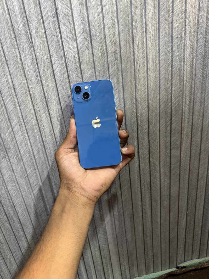 Apple iPhone 13 2