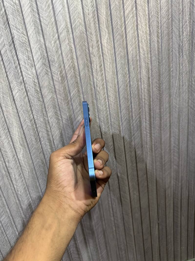 Apple iPhone 13 3