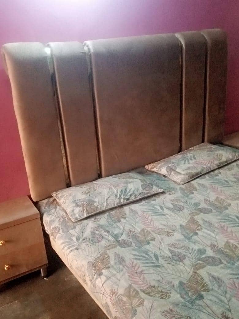 King size bed 3