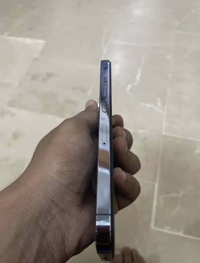 Apple iPhone 13 Pro 2