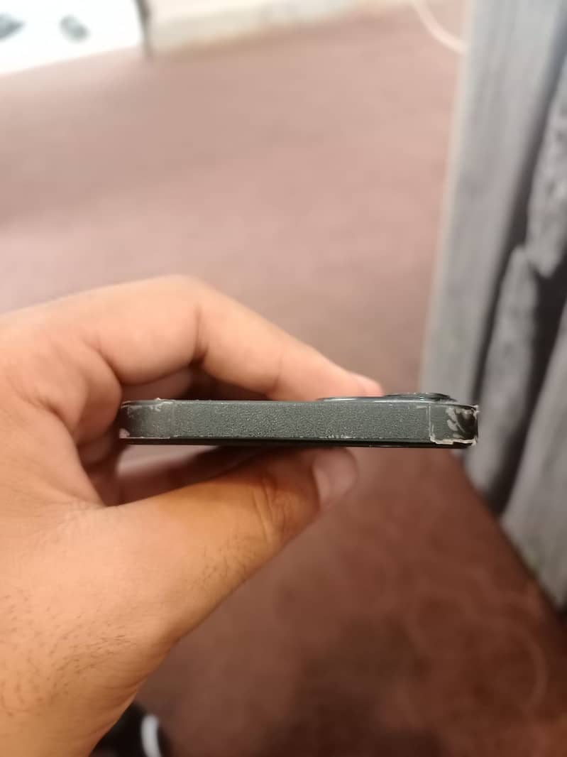 Apple iPhone 13 3
