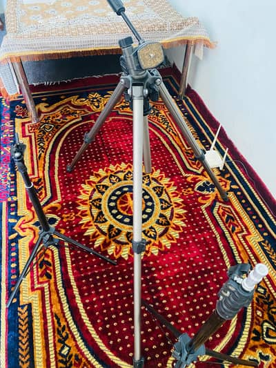 Camera tripod stand