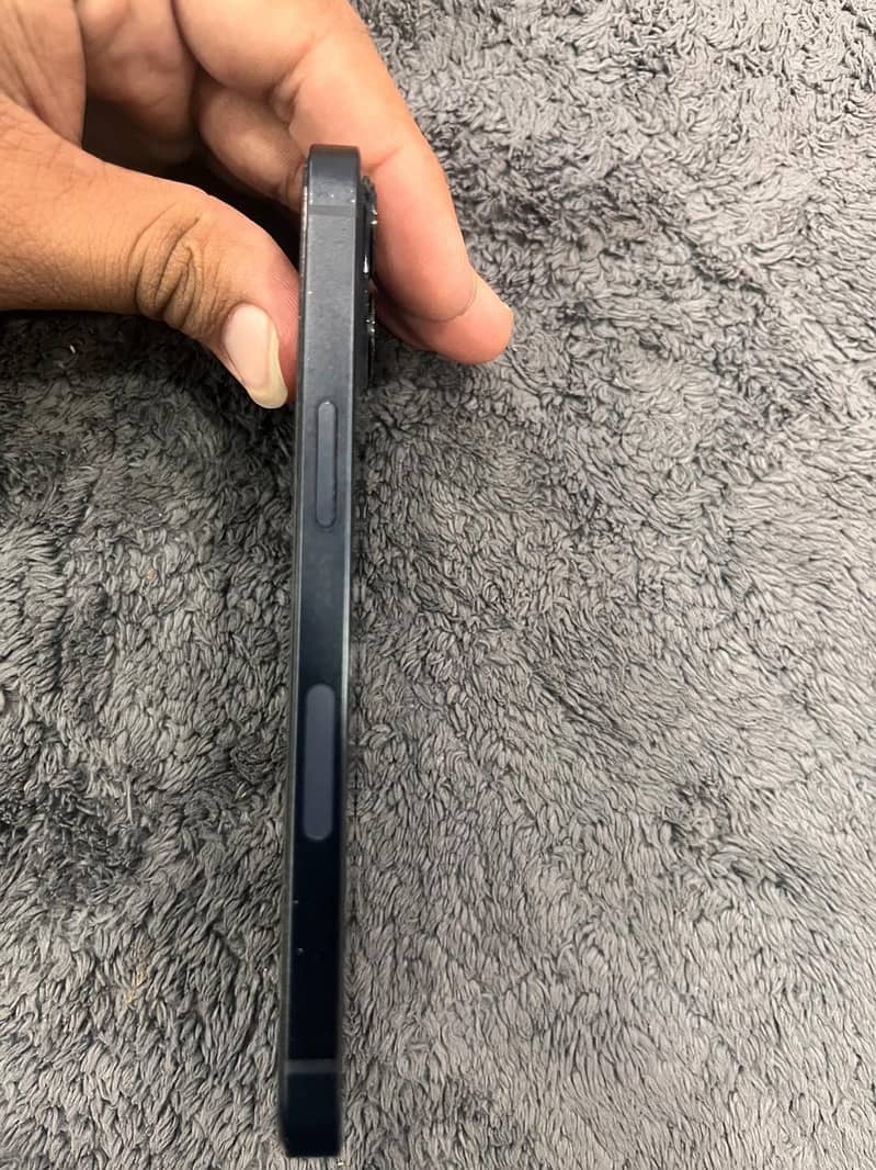 Apple iPhone 13 1