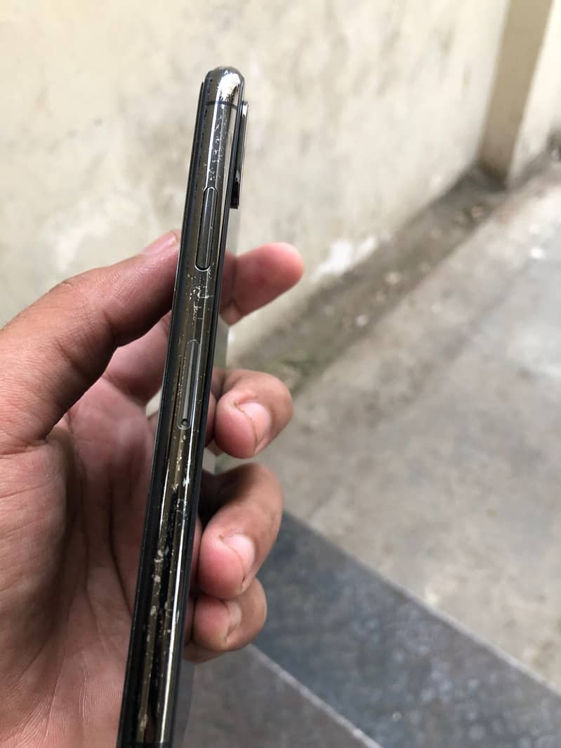 Apple iPhone X 3