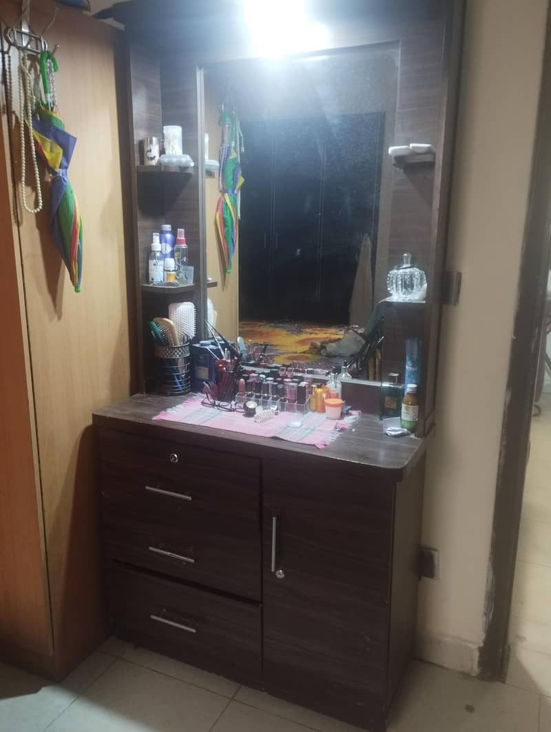 dressing table 1