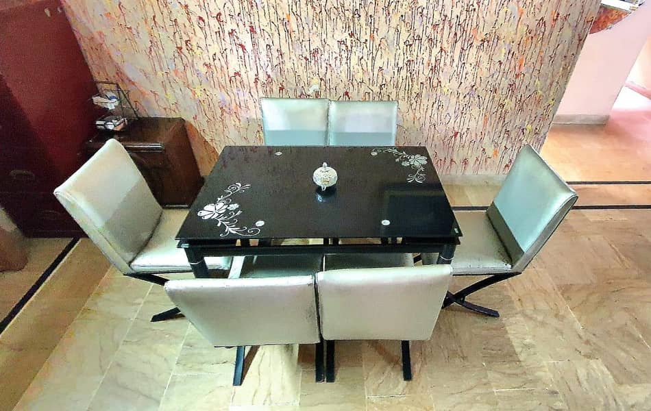 Imported Dining Table - 6 seaters 3