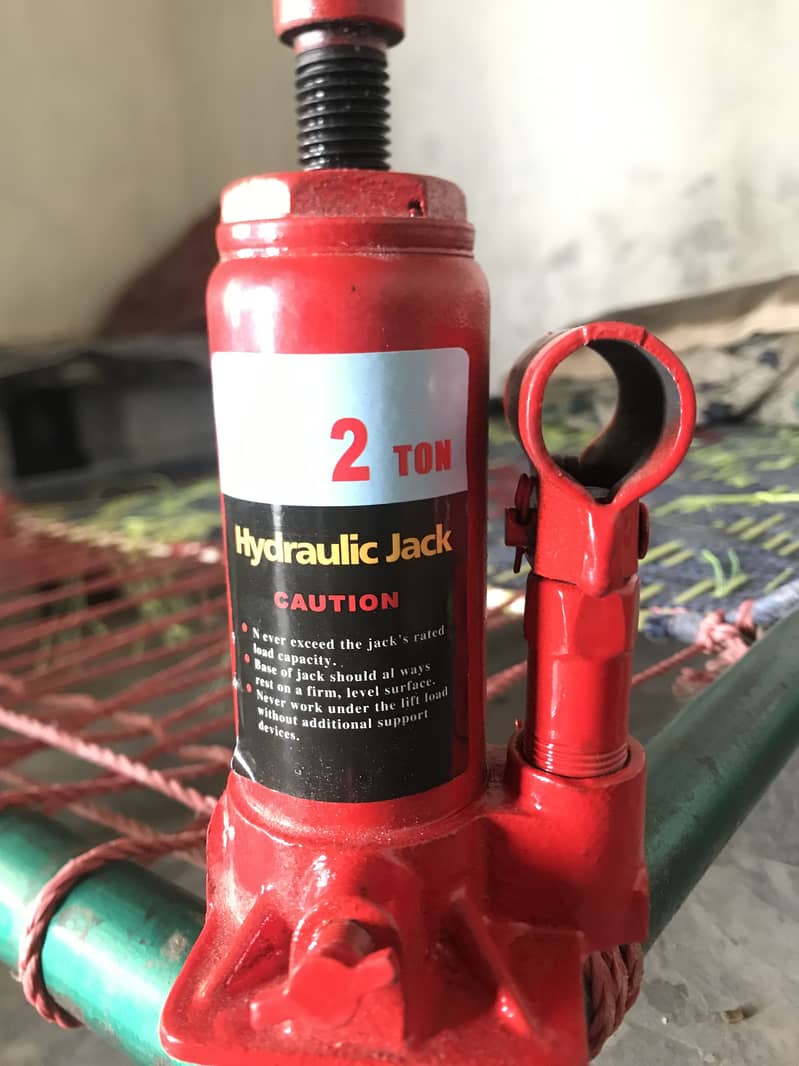 Tyre Jack 1