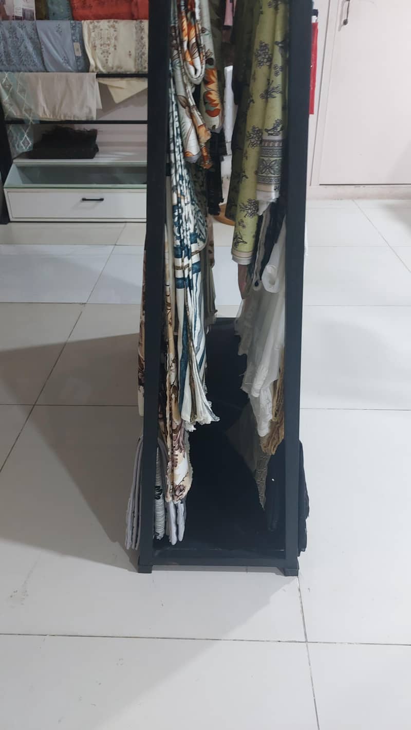Display Racls 2