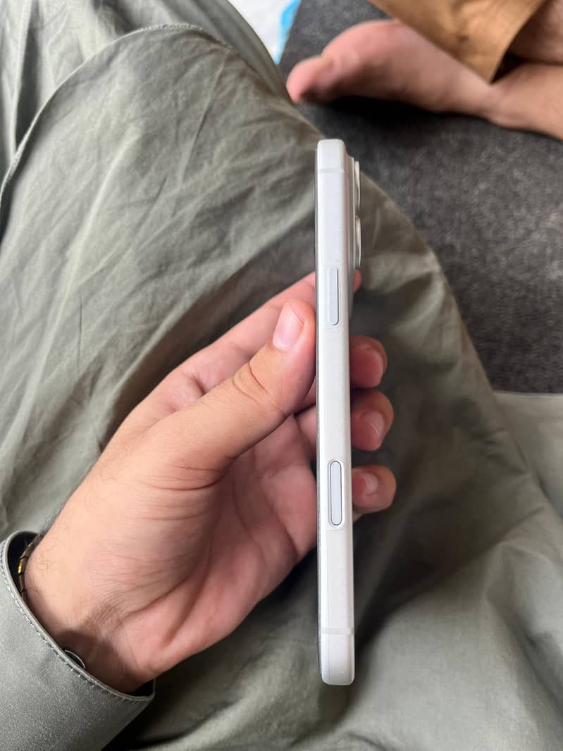 Apple iPhone 17 Pro Max 3