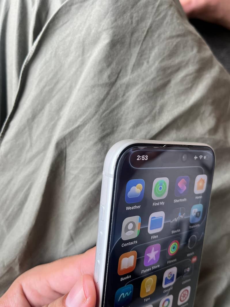 Apple iPhone 17 Pro Max 4