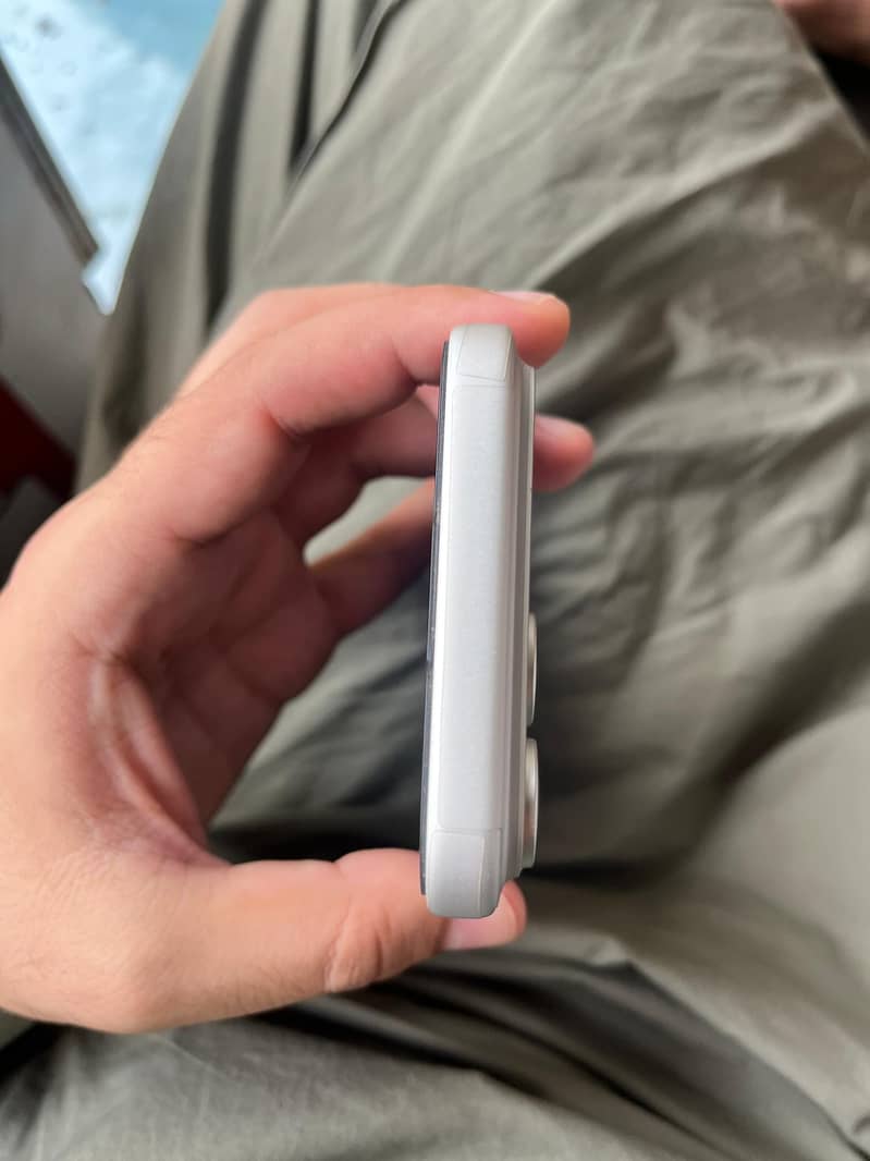 Apple iPhone 17 Pro Max 5
