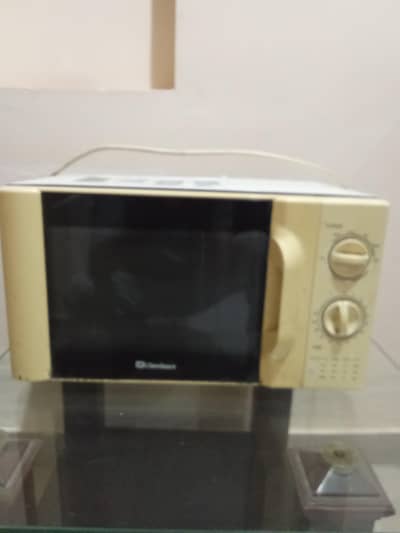 Medium size Dawlance  oven for sale.