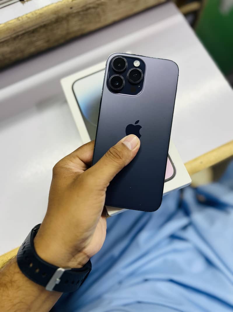 Apple iPhone 14 Pro Max 0
