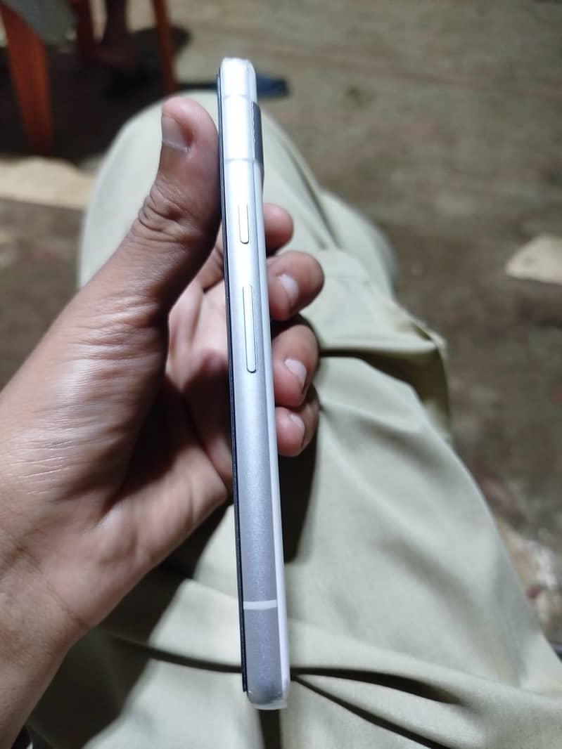 Google Pixel 7a 4